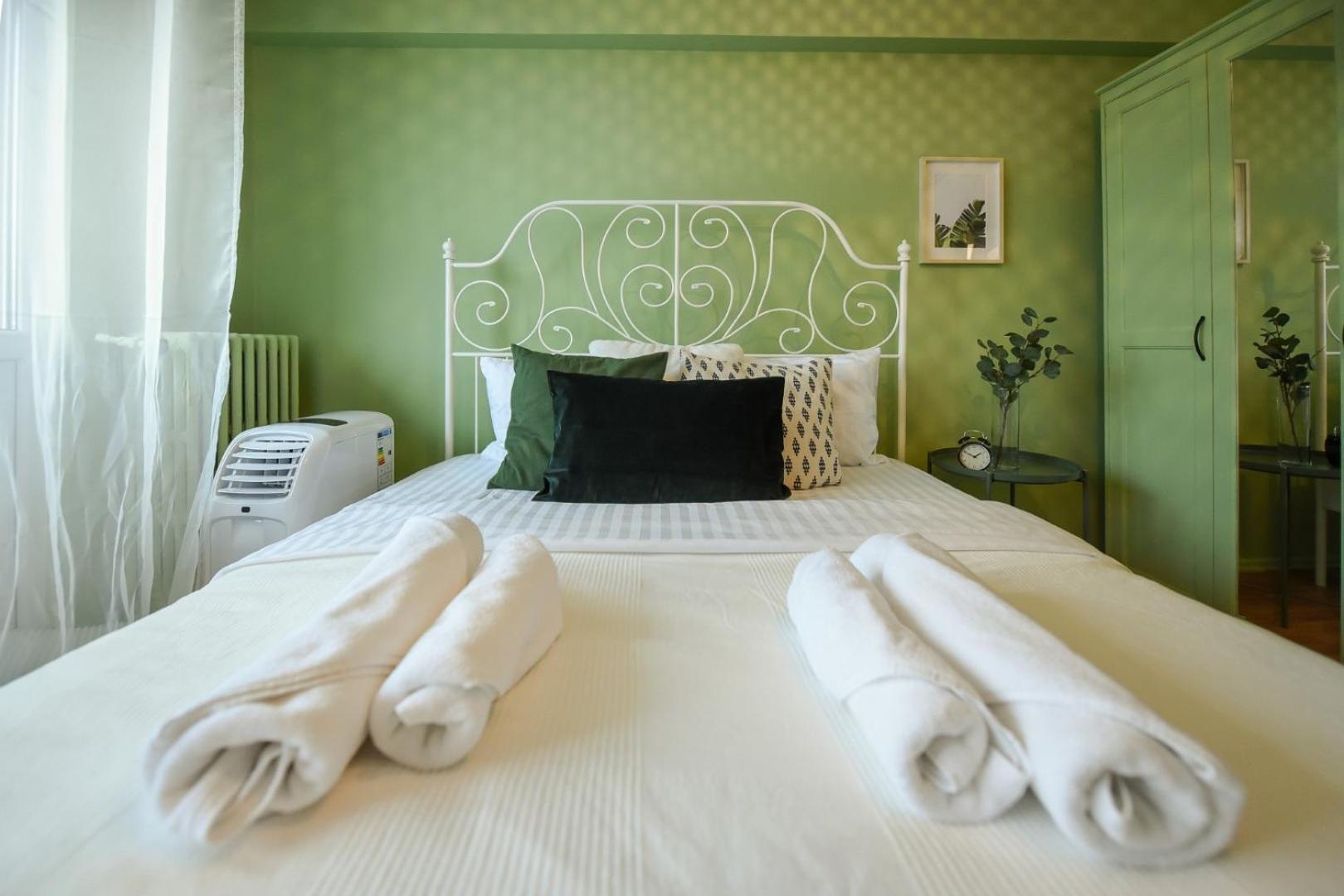 Chic Accommodation With Breathtaking Views Over Calea Victoriei - Your Central Heaven Boekarest Buitenkant foto