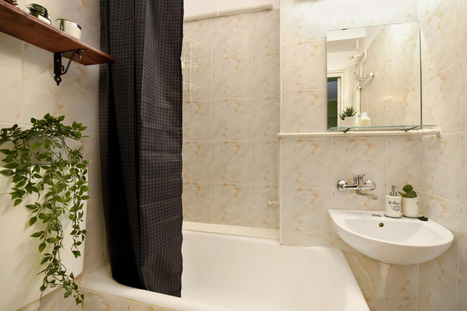 Chic Accommodation With Breathtaking Views Over Calea Victoriei - Your Central Heaven Boekarest Kamer foto