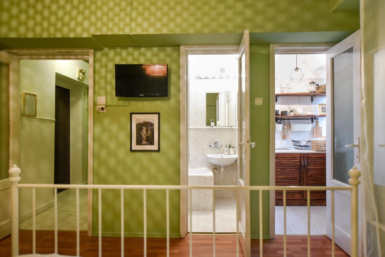 Chic Accommodation With Breathtaking Views Over Calea Victoriei - Your Central Heaven Boekarest Kamer foto