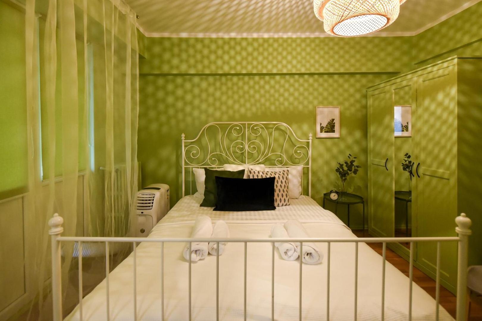 Chic Accommodation With Breathtaking Views Over Calea Victoriei - Your Central Heaven Boekarest Kamer foto