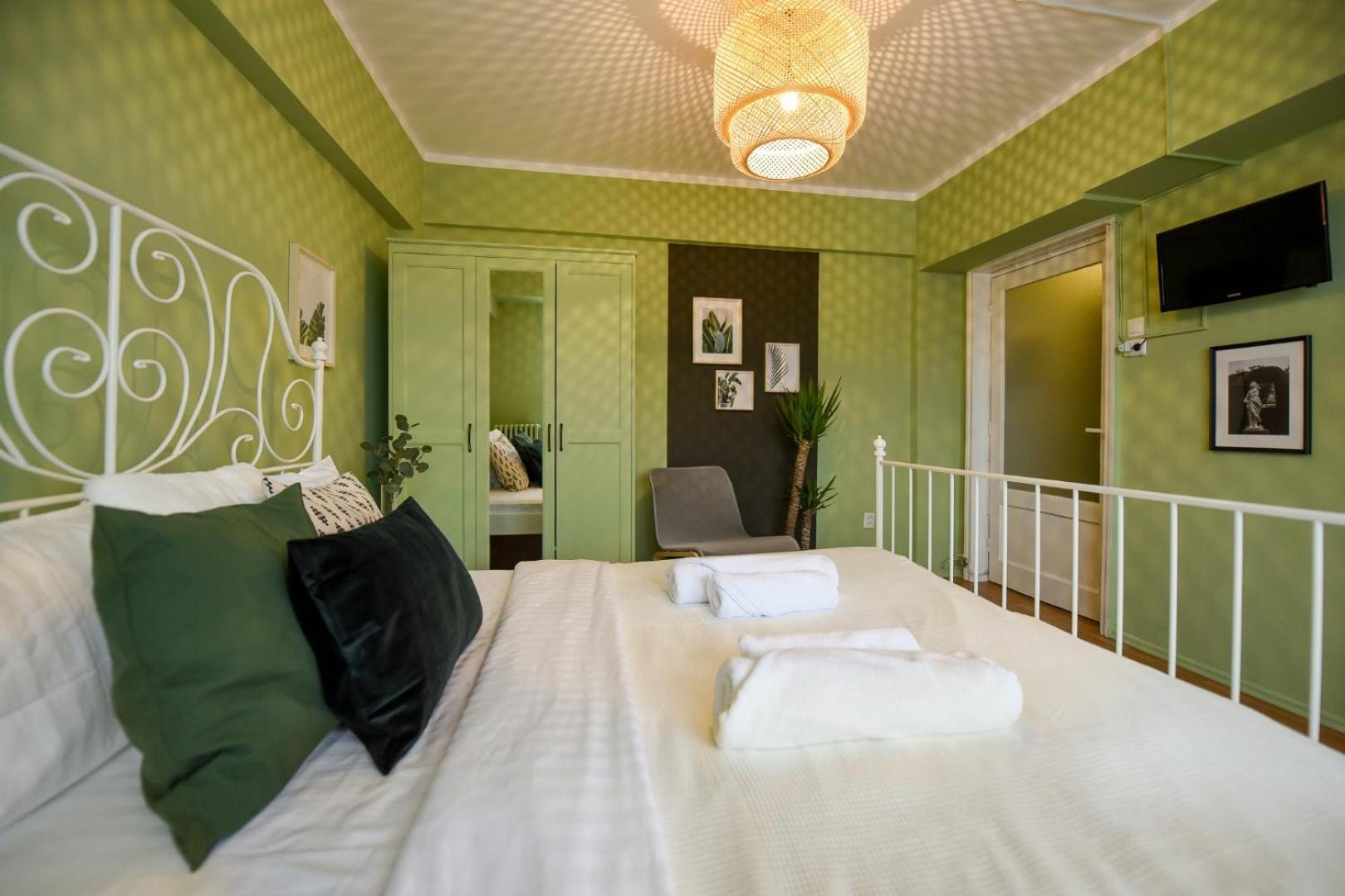 Chic Accommodation With Breathtaking Views Over Calea Victoriei - Your Central Heaven Boekarest Kamer foto