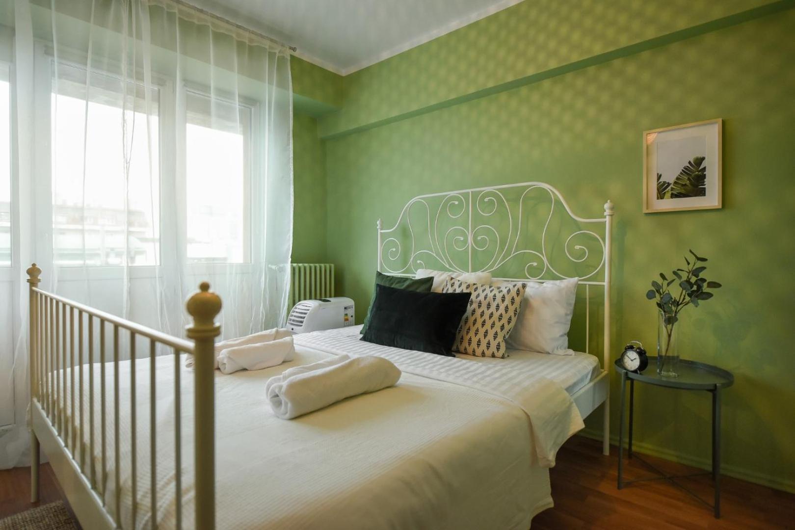 Chic Accommodation With Breathtaking Views Over Calea Victoriei - Your Central Heaven Boekarest Kamer foto